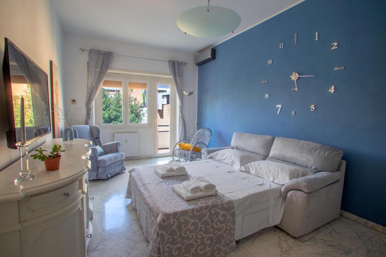 Home Bernadette Rome Luaran gambar