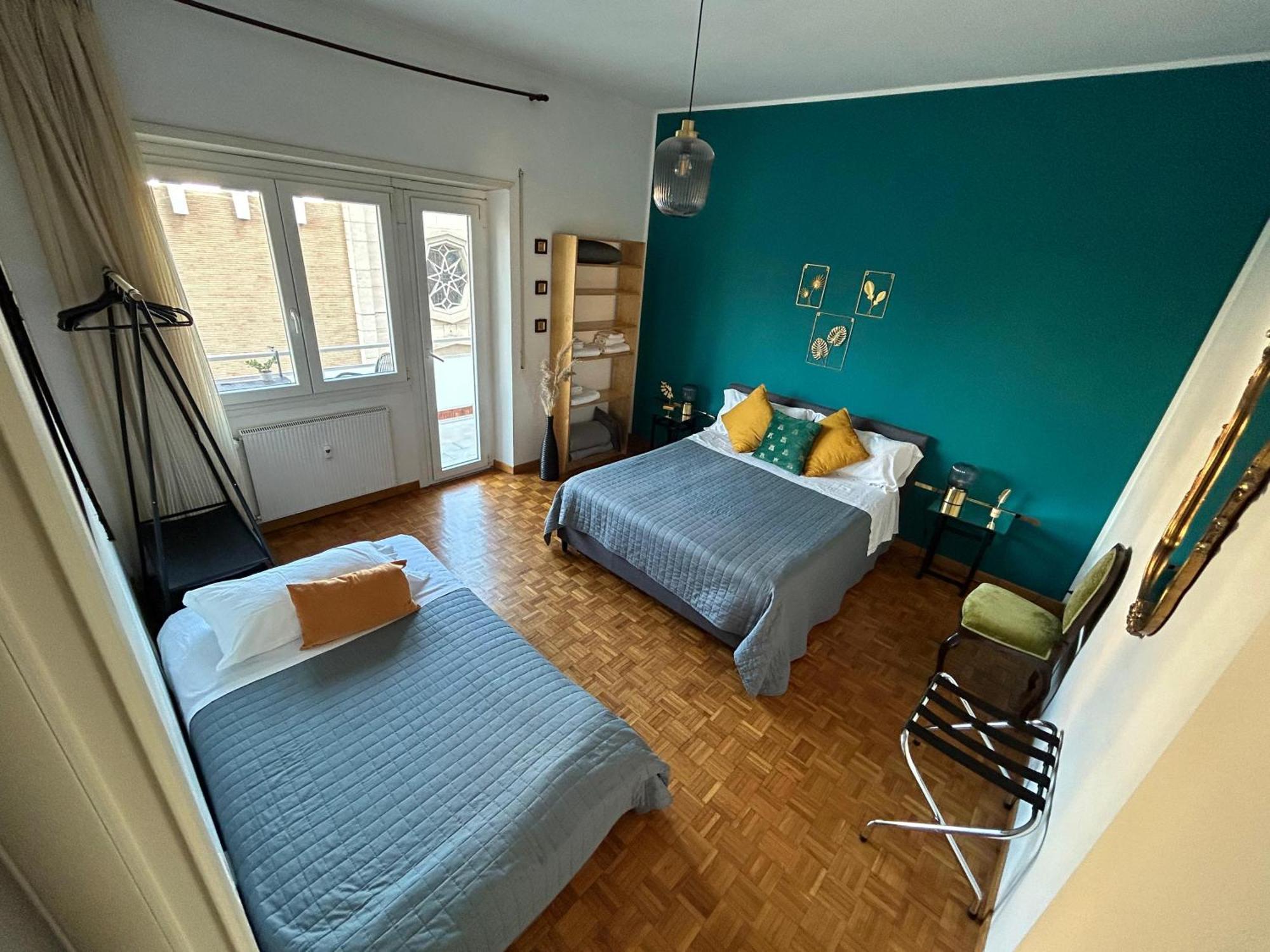 Home Bernadette Rome Luaran gambar